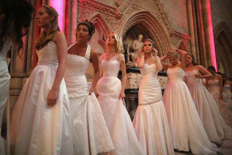 Illustration for article titled Gawk at the Opulence of the Fanciest Debutante Ball Ever